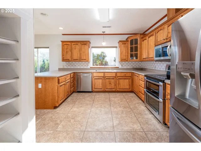 $459,900 | 83 Sunday Drive, Creswell, OR 97426