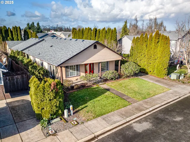 $459,900 | 83 Sunday Drive, Creswell, OR 97426