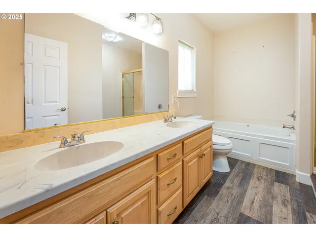 $459,900 | 83 Sunday Drive, Creswell, OR 97426