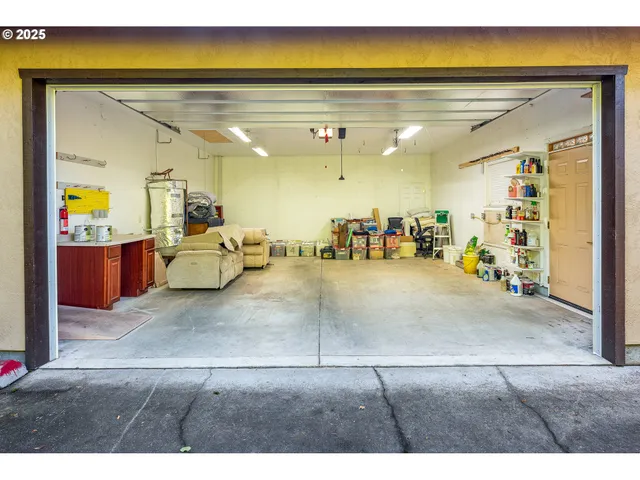 $459,900 | 83 Sunday Drive, Creswell, OR 97426