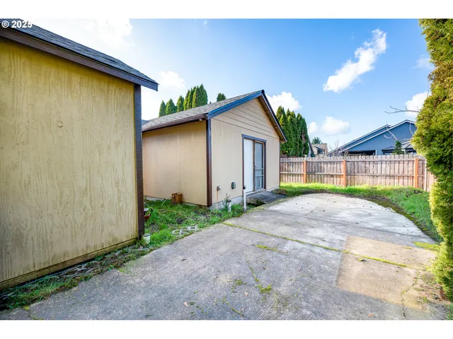 $459,900 | 83 Sunday Drive, Creswell, OR 97426