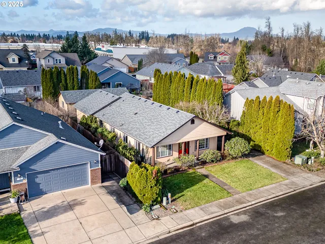 $459,900 | 83 Sunday Drive, Creswell, OR 97426