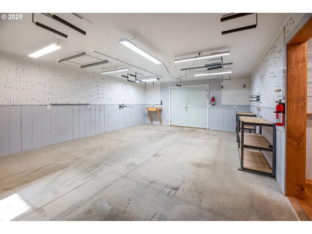 $459,900 | 83 Sunday Drive, Creswell, OR 97426