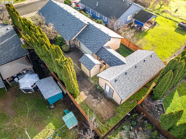 $459,900 | 83 Sunday Drive, Creswell, OR 97426