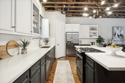 $499,900 | 910 Malone Street, Unit 104, Houston, TX 77007