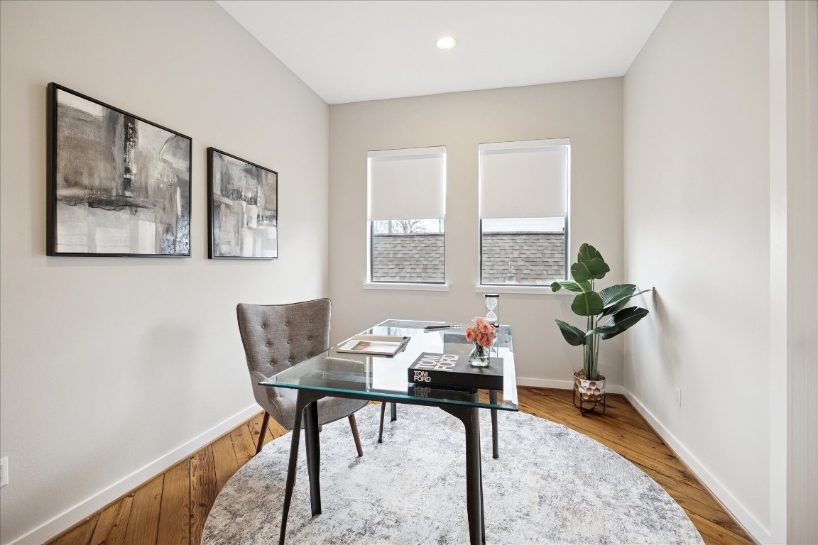 910 Malone Street, Unit 104 Houston, TX 77007 - Photo 36 of 44 Bonus room adjacent to Primary bedroom, versatile enough to be used as bedroom, office, exercise room.. entrance to Primary Bath on right