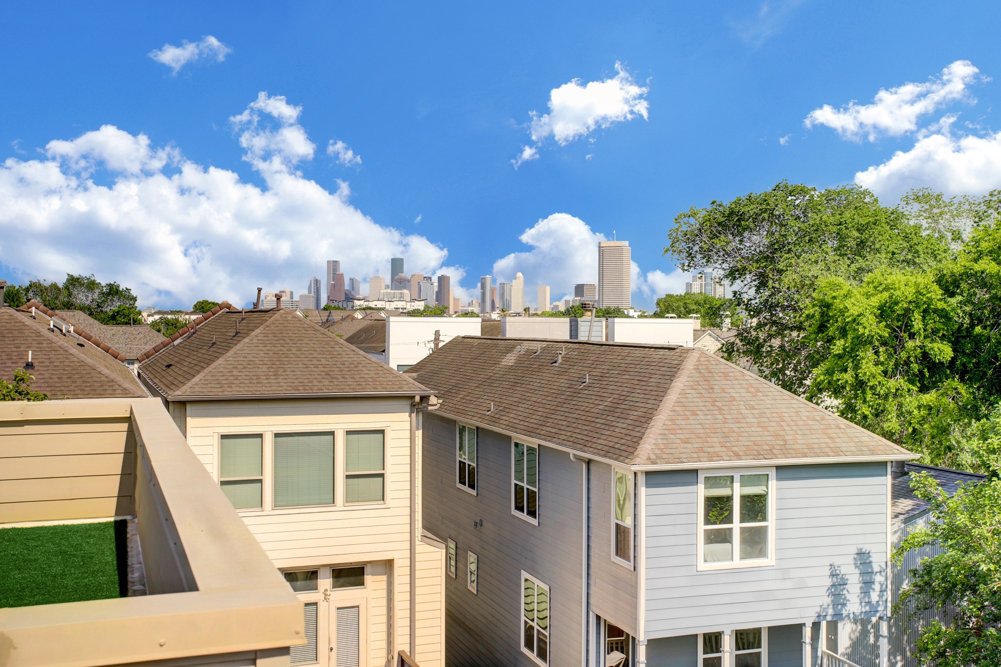 910 Malone Street, Unit 104 Houston, TX 77007 - Photo 4 of 44 Enjoy unobstructed views of downtown from your private rooftop terrace