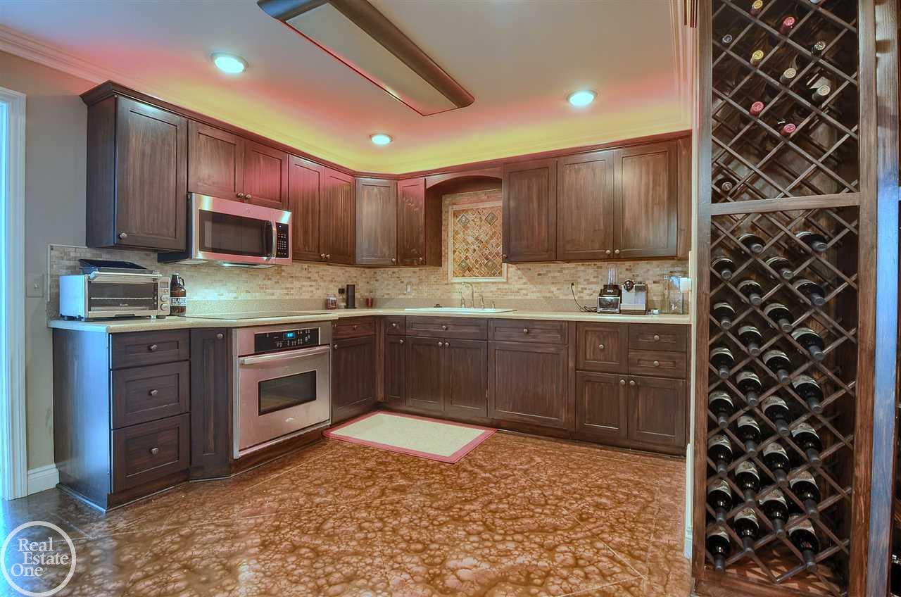 1476 Highpoint Court Rochester, MI 48306 - Photo 35 of 75