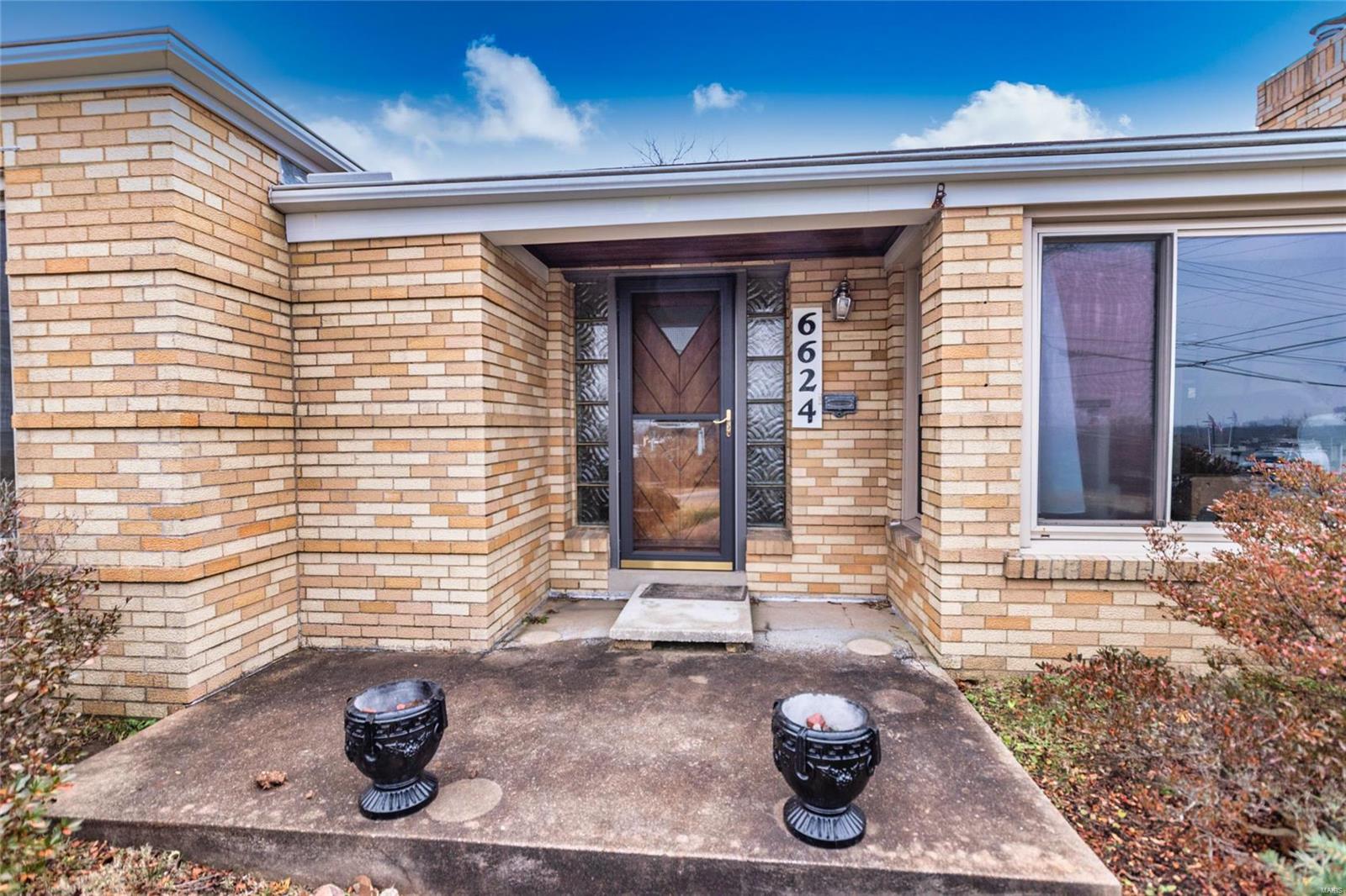 6624 Heege Road St. Louis, MO 63123 - Photo 2 of 32 Gallery Image 2
