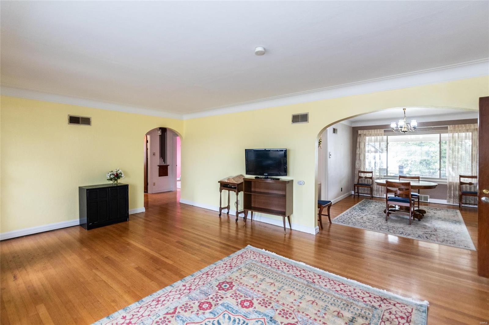 6624 Heege Road St. Louis, MO 63123 - Photo 6 of 32 Gallery Image 6