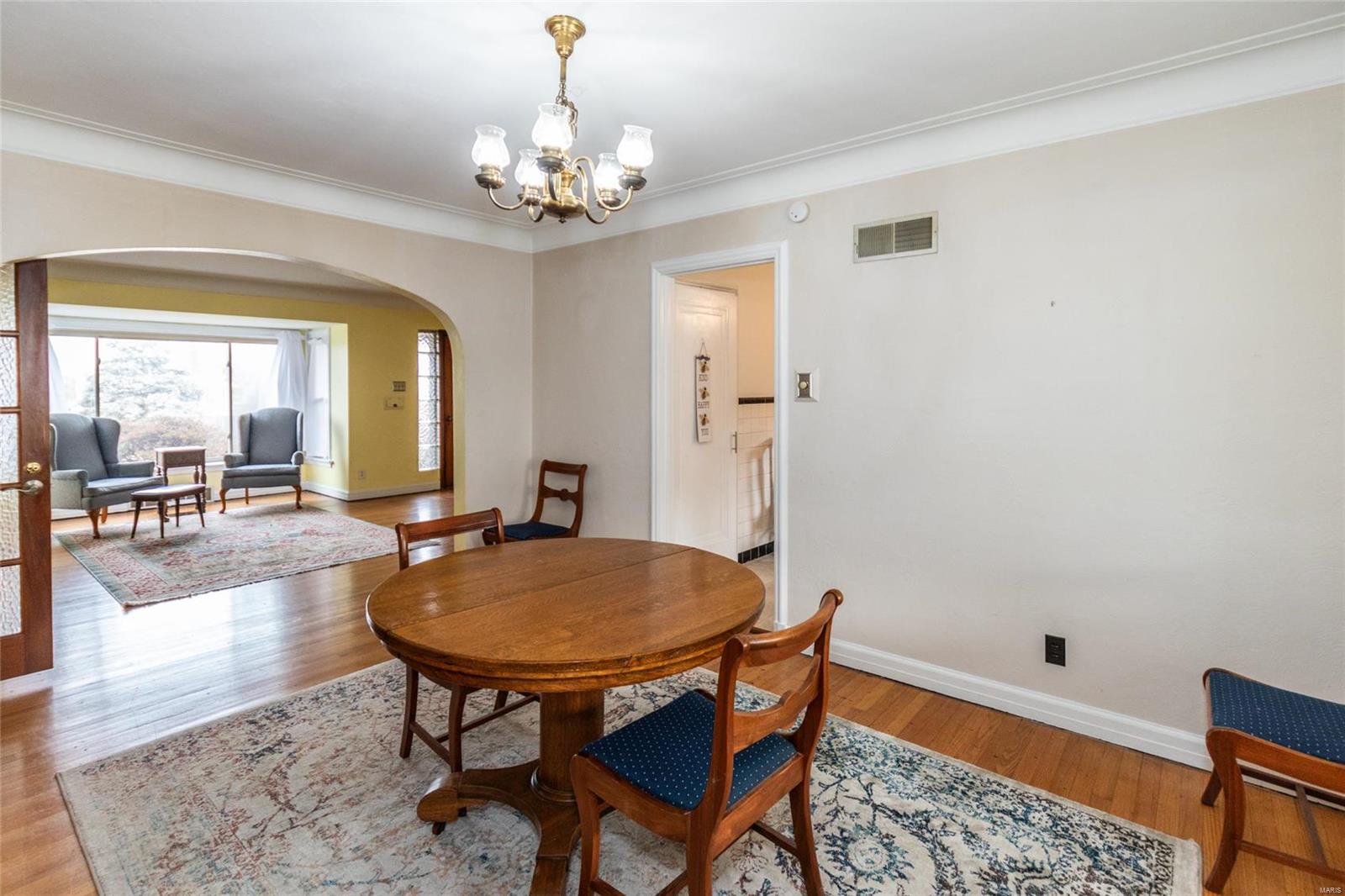 6624 Heege Road St. Louis, MO 63123 - Photo 7 of 32 Gallery Image 7