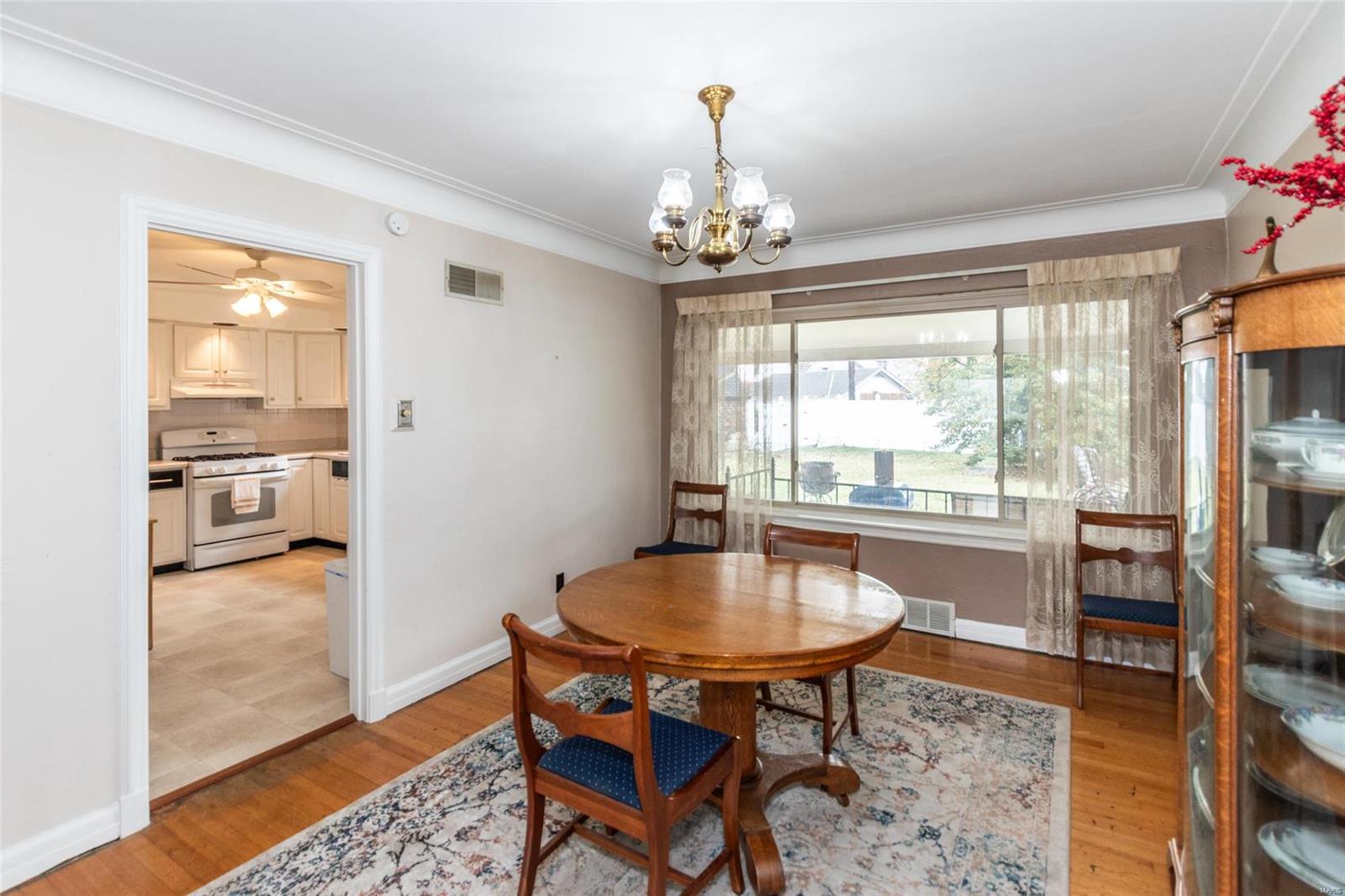 6624 Heege Road St. Louis, MO 63123 - Photo 8 of 32 Gallery Image 8