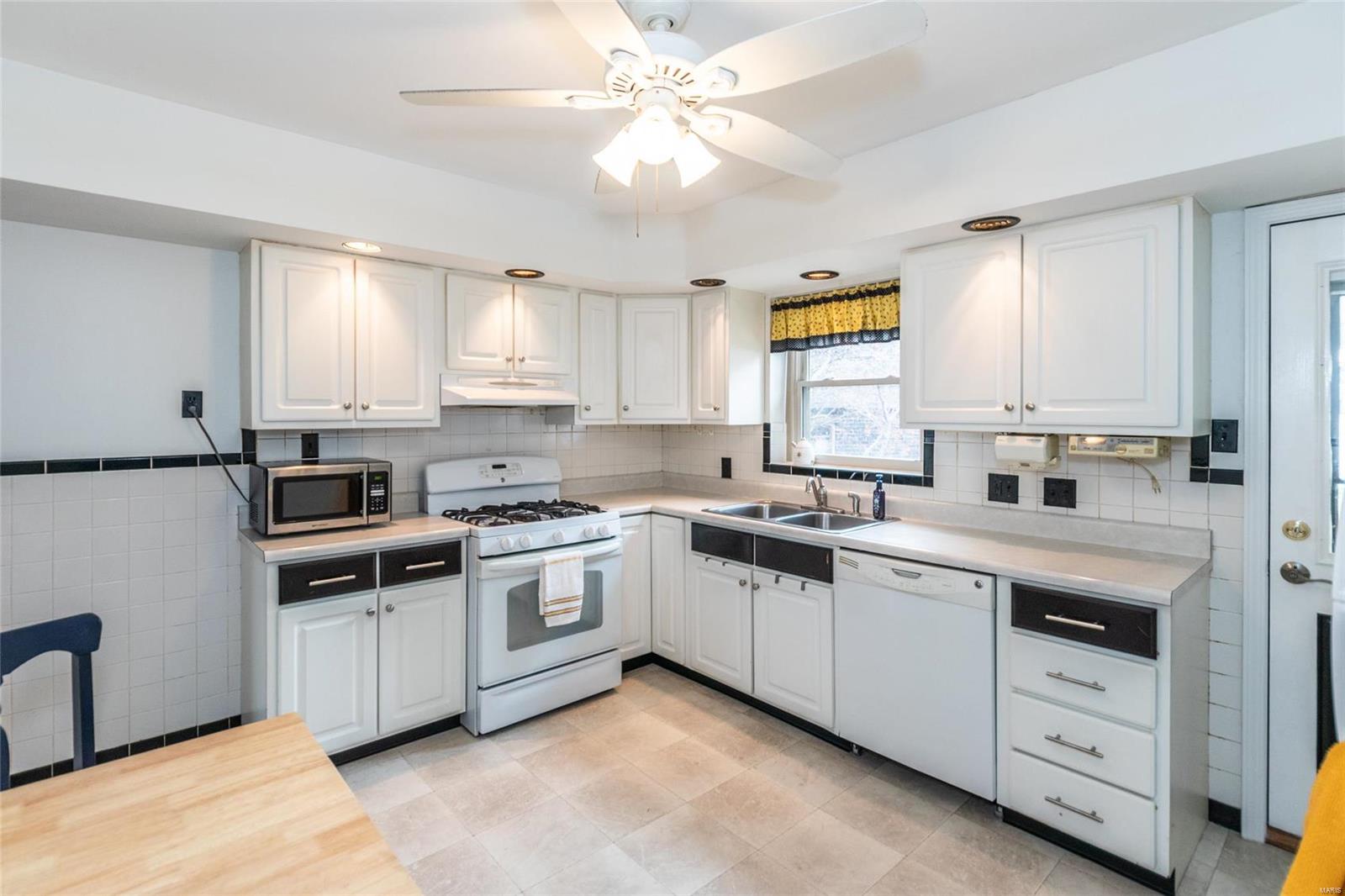 6624 Heege Road St. Louis, MO 63123 - Photo 9 of 32 Gallery Image 9