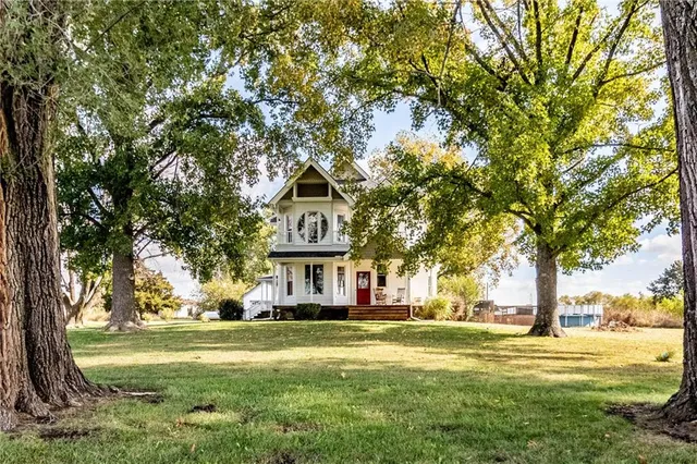 $448,000 | 10368 Northwest Hwy O, Blairstown, MO 64726