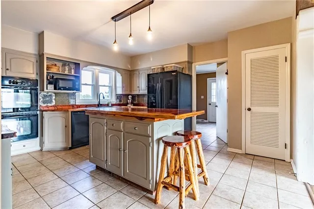 $448,000 | 10368 Northwest Hwy O, Blairstown, MO 64726