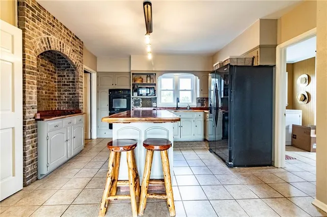 $448,000 | 10368 Northwest Hwy O, Blairstown, MO 64726