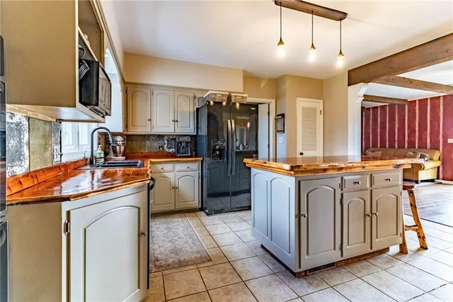 $448,000 | 10368 Northwest Hwy O, Blairstown, MO 64726