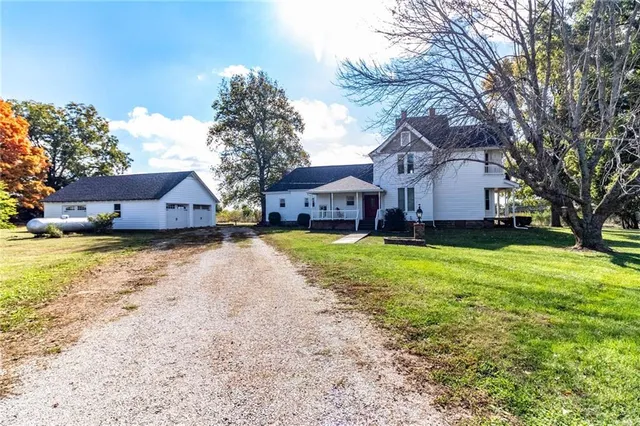 $448,000 | 10368 Northwest Hwy O, Blairstown, MO 64726