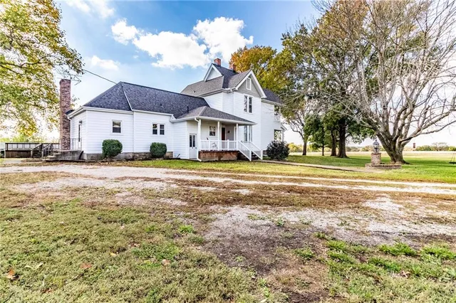 $448,000 | 10368 Northwest Hwy O, Blairstown, MO 64726