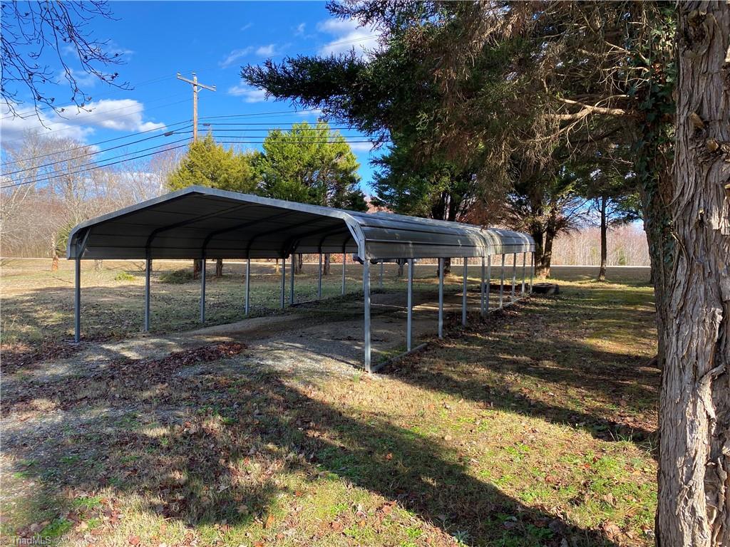 2729 Old Mountain Road Trinity, NC 27370 - Photo 4 of 9 Carports