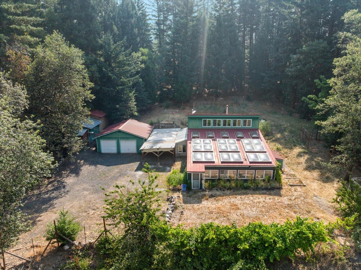 14242 Geppert Road Eagle Point, OR 97524 - Photo 4 of 54 Gallery Image 4