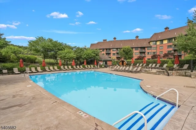 $335,000 | 200 Highway 94, Unit 301, Vernon, NJ 07462