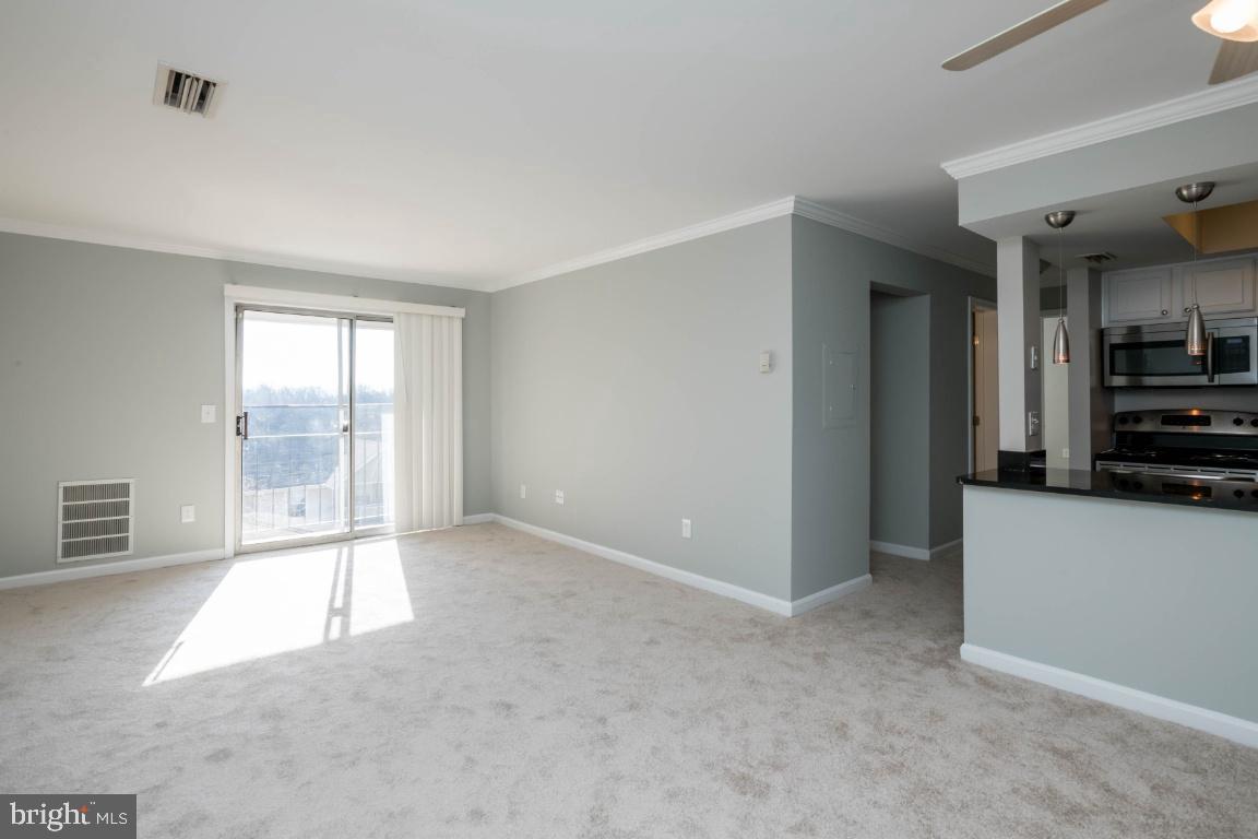 14801 Rydell Road, Unit 303 Centreville, VA 20121 - Photo 16 of 23