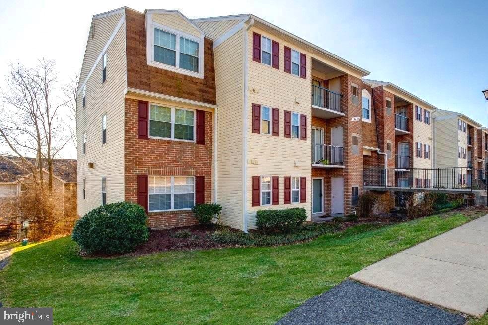 14801 Rydell Road, Unit 303 Centreville, VA 20121 - Photo 3 of 23