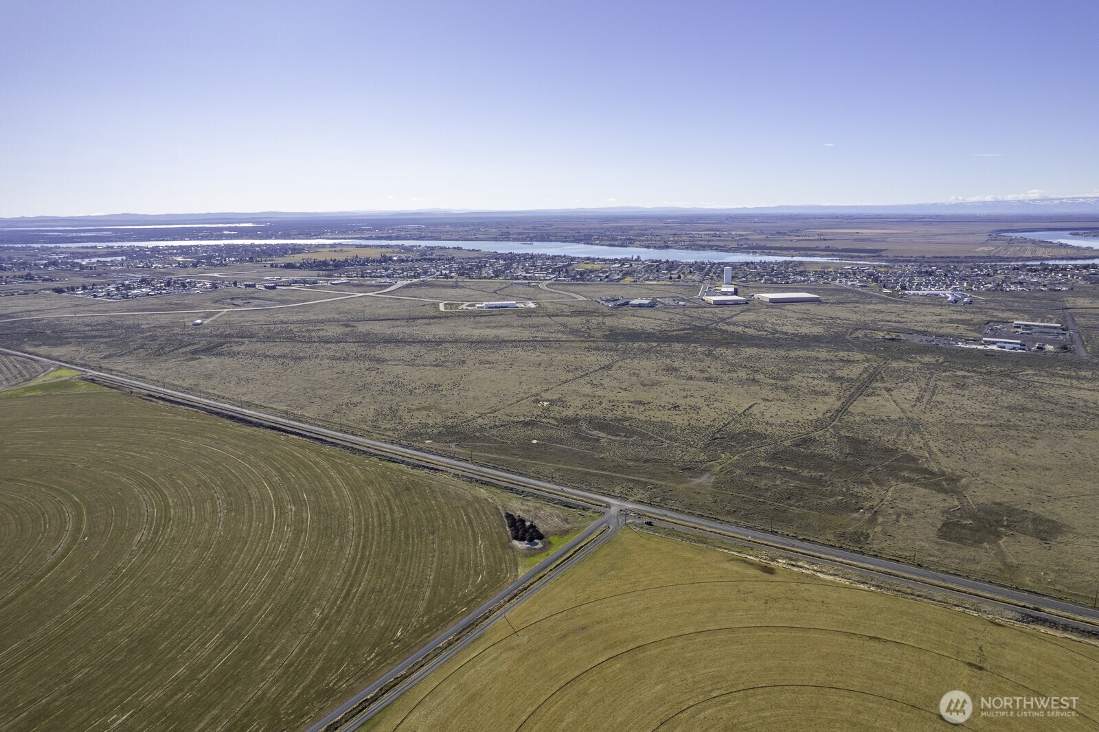 0 Nna I Road Northeast Moses Lake, WA 98837 - Photo 5 of 12 a view of a walk in closet