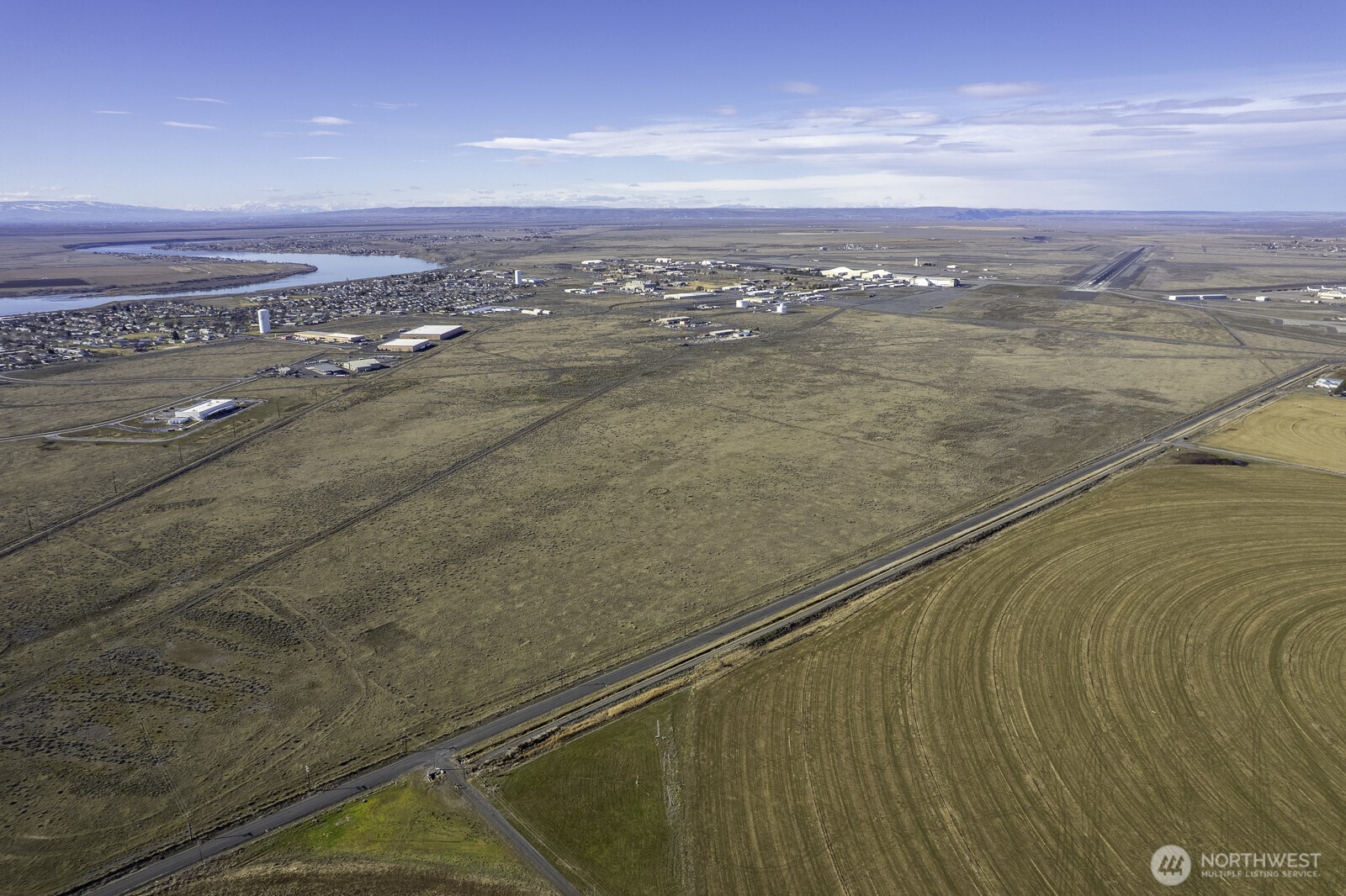 0 Nna I Road Northeast Moses Lake, WA 98837 - Photo 6 of 12 a view of an ocean and beach