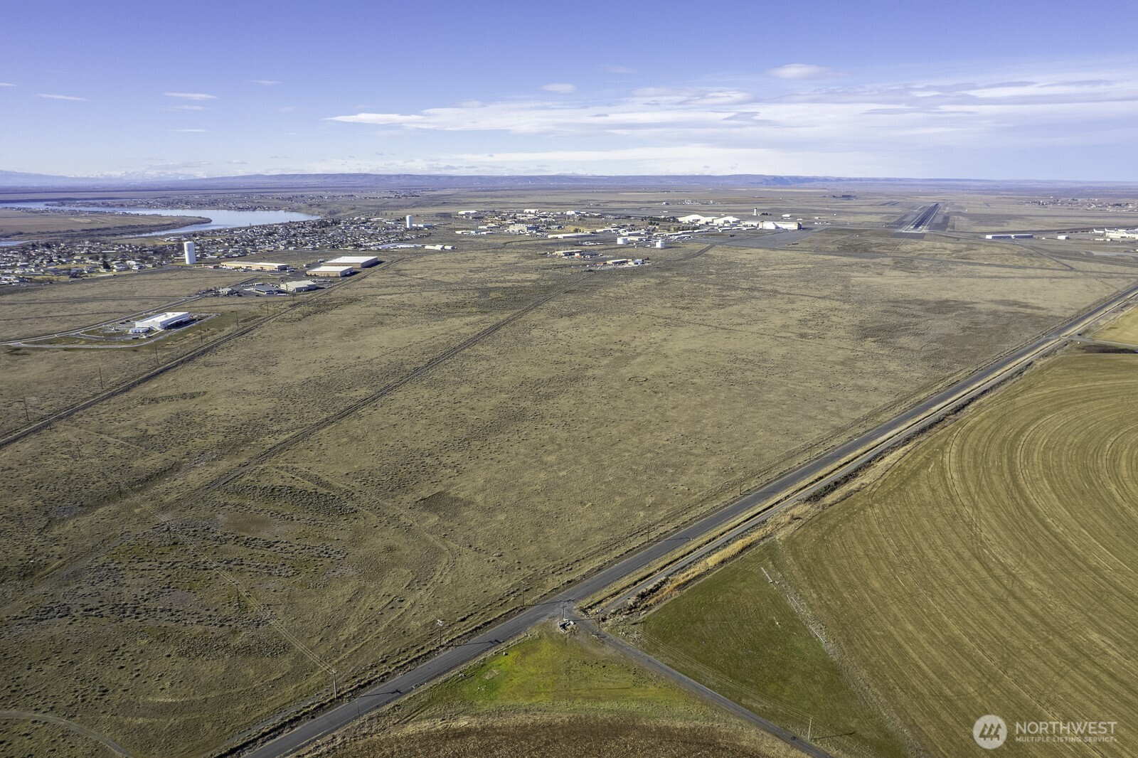 0 Nna I Road Northeast Moses Lake, WA 98837 - Photo 8 of 12 a view of an ocean and beach