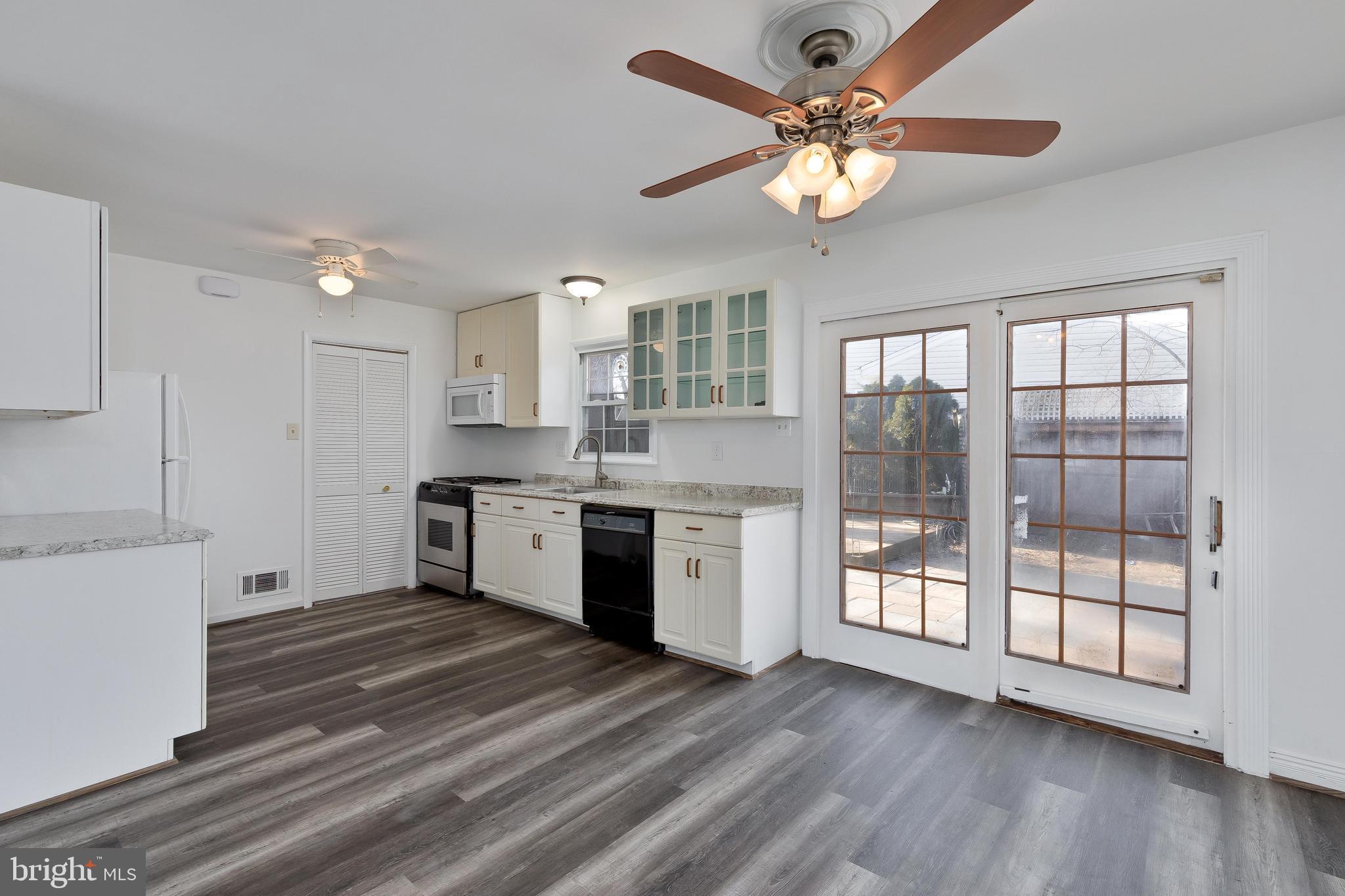 4114 Lees Corner Road Chantilly, VA 20151 - Photo 5 of 24