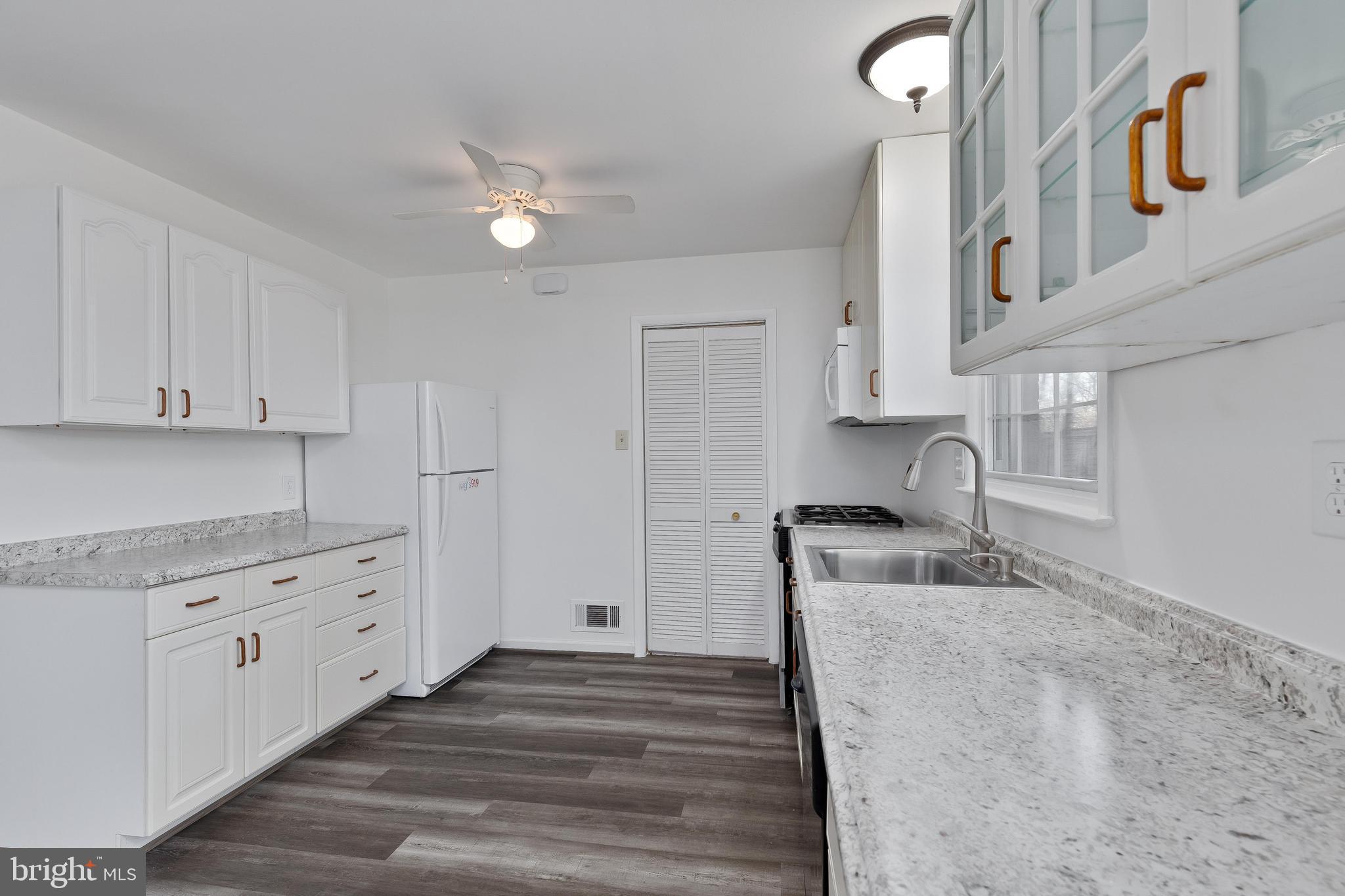 4114 Lees Corner Road Chantilly, VA 20151 - Photo 7 of 24