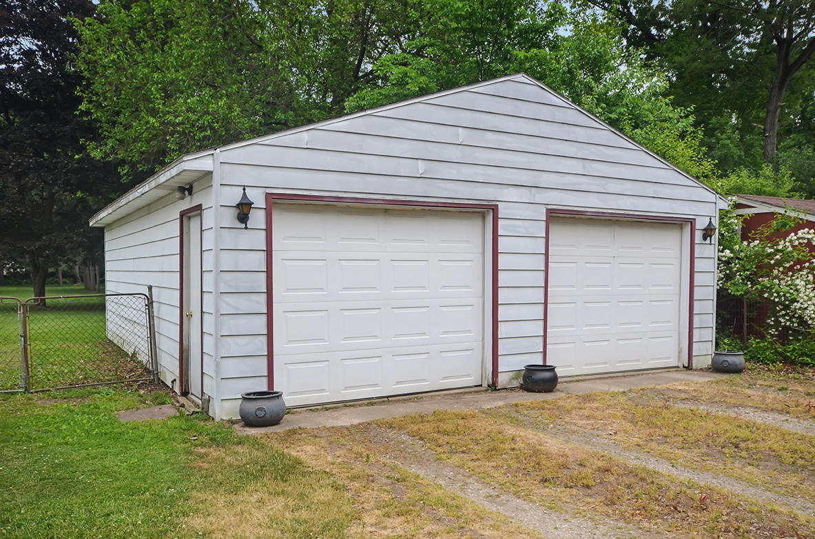 1816 Nazareth Road Kalamazoo, MI 49048 - Photo 3 of 22 003-1816-nazareth-rd-kalamazoo-mi-49048
