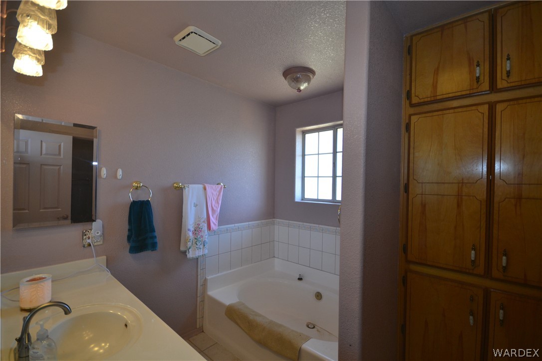 3810 Colorado Road Golden Valley, AZ 86413 - Photo 15 of 50 Gallery Image 15