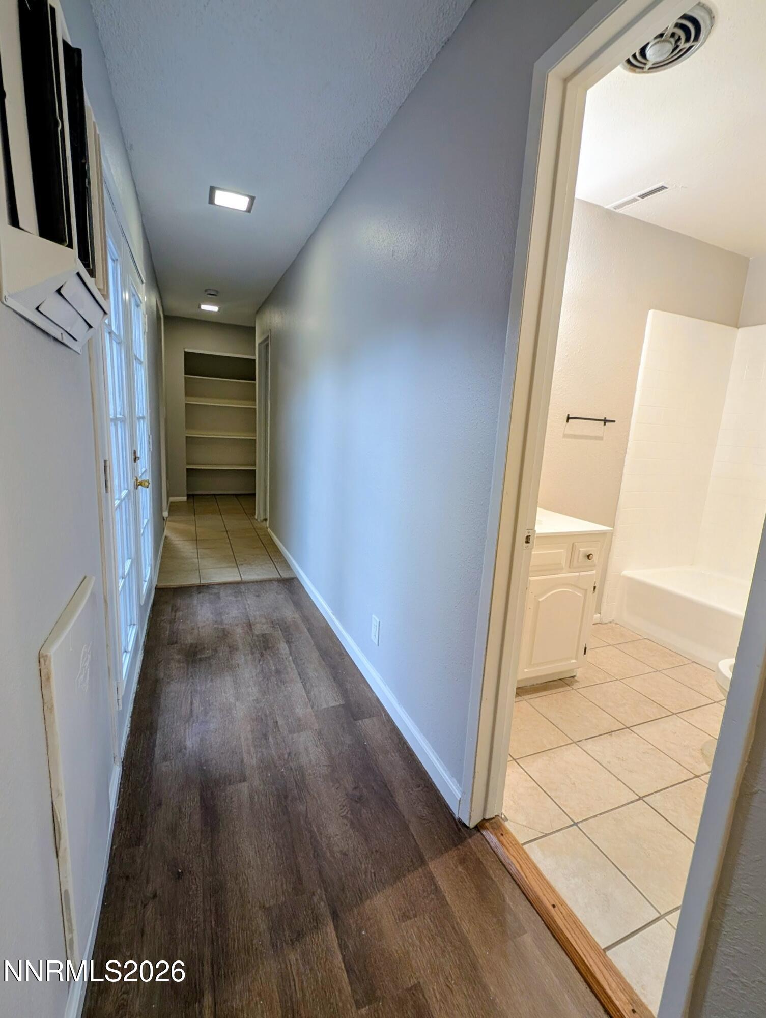 367 Connelly Street Hawthorne, NV 89415 - Photo 13 of 32 a view of a hallway