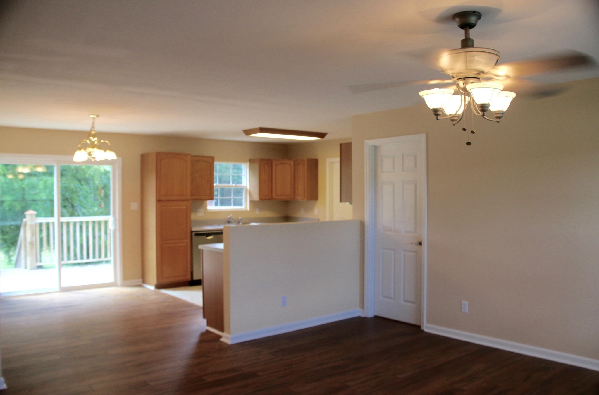 2418 Grant Road Mascot, TN 37806 - Photo 4 of 21 Gallery Image 4