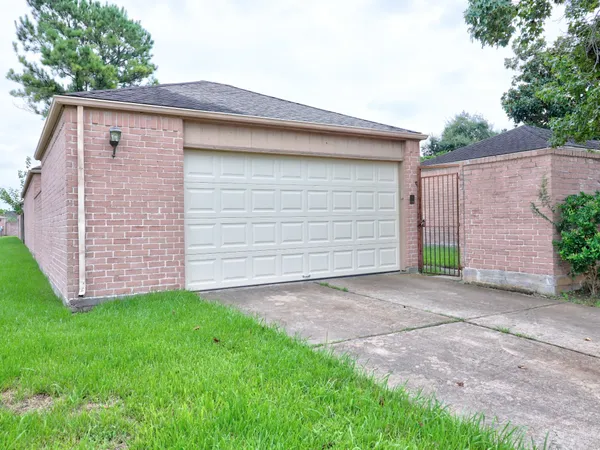 $1,750 | 9203 Danforth Way, Houston, TX 77083