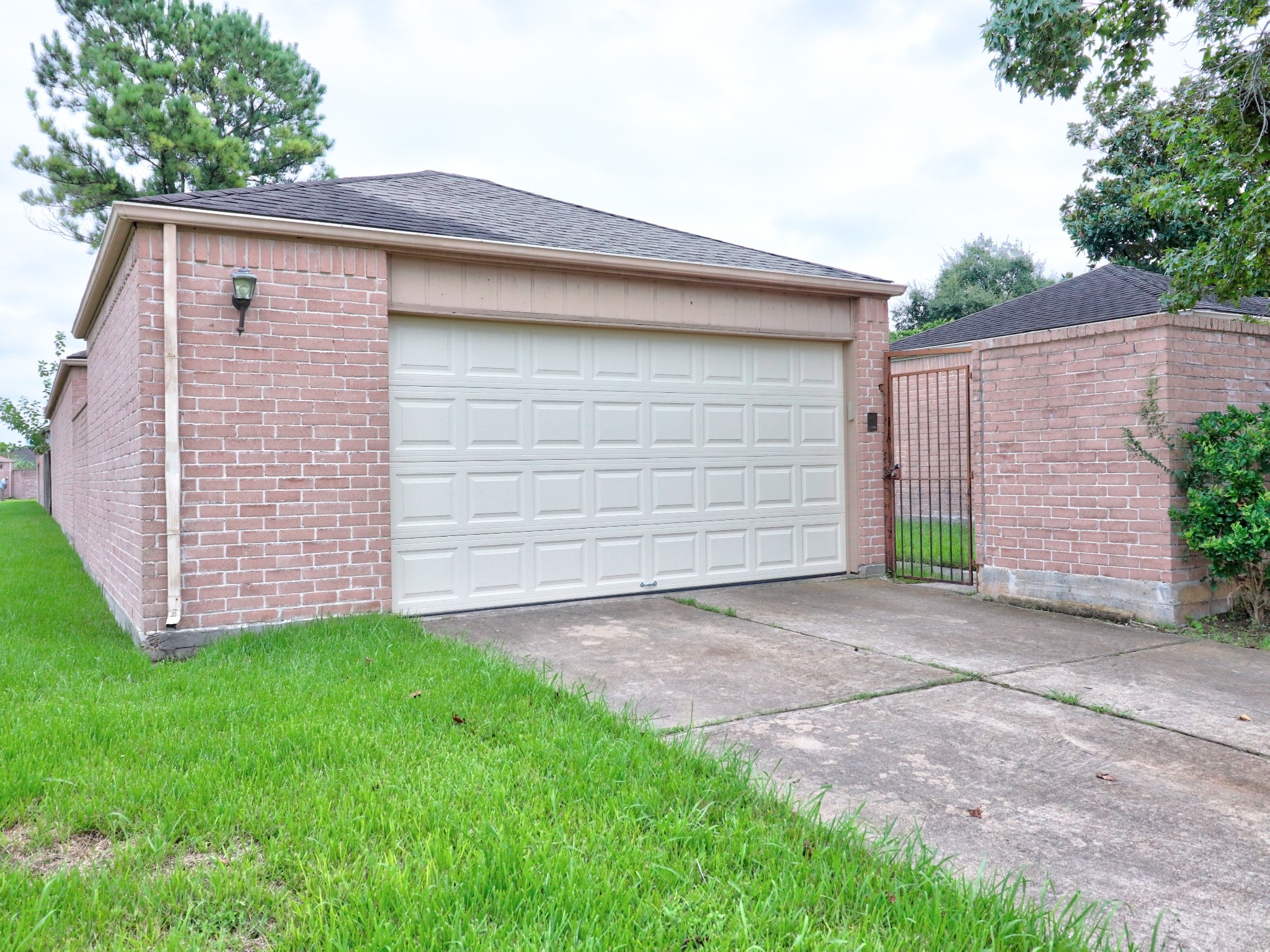 9203 Danforth Way Houston, TX 77083 - Photo 1 of 24