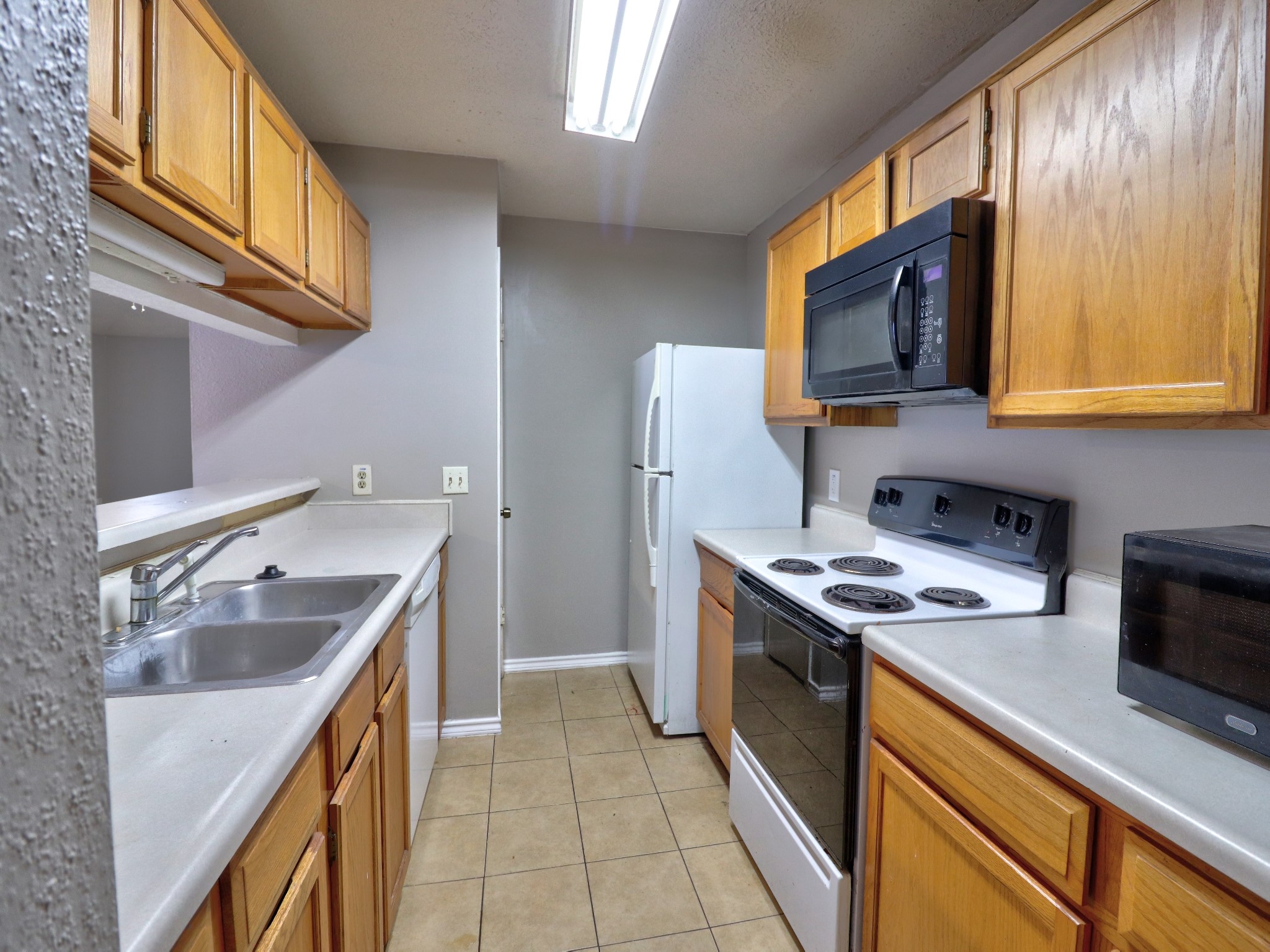 9203 Danforth Way Houston, TX 77083 - Photo 11 of 24