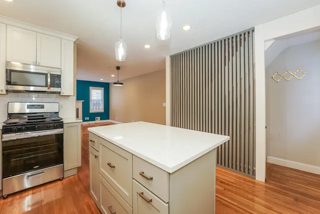 $2,795 | 5928 York Avenue South, Edina, MN 55410