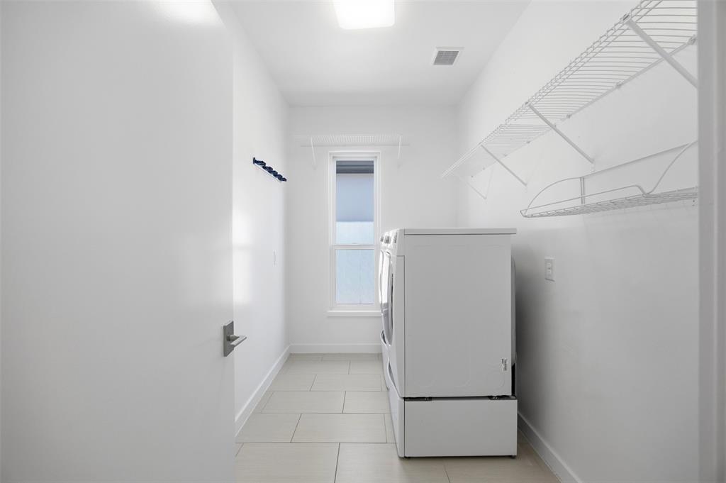 5326 Manett Street Dallas, TX 75206 - Photo 29 of 36 a view of an empty room