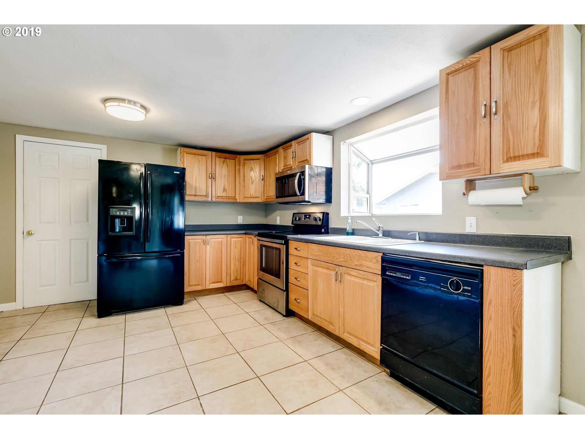 2032 Ohio Street Eugene, OR 97402 - Photo 5 of 20 Gallery Image 5