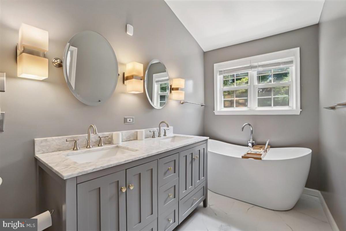 14206 Plum Run Way Silver Spring, MD 20906 - Photo 37 of 48 Primary Ensuite Bath