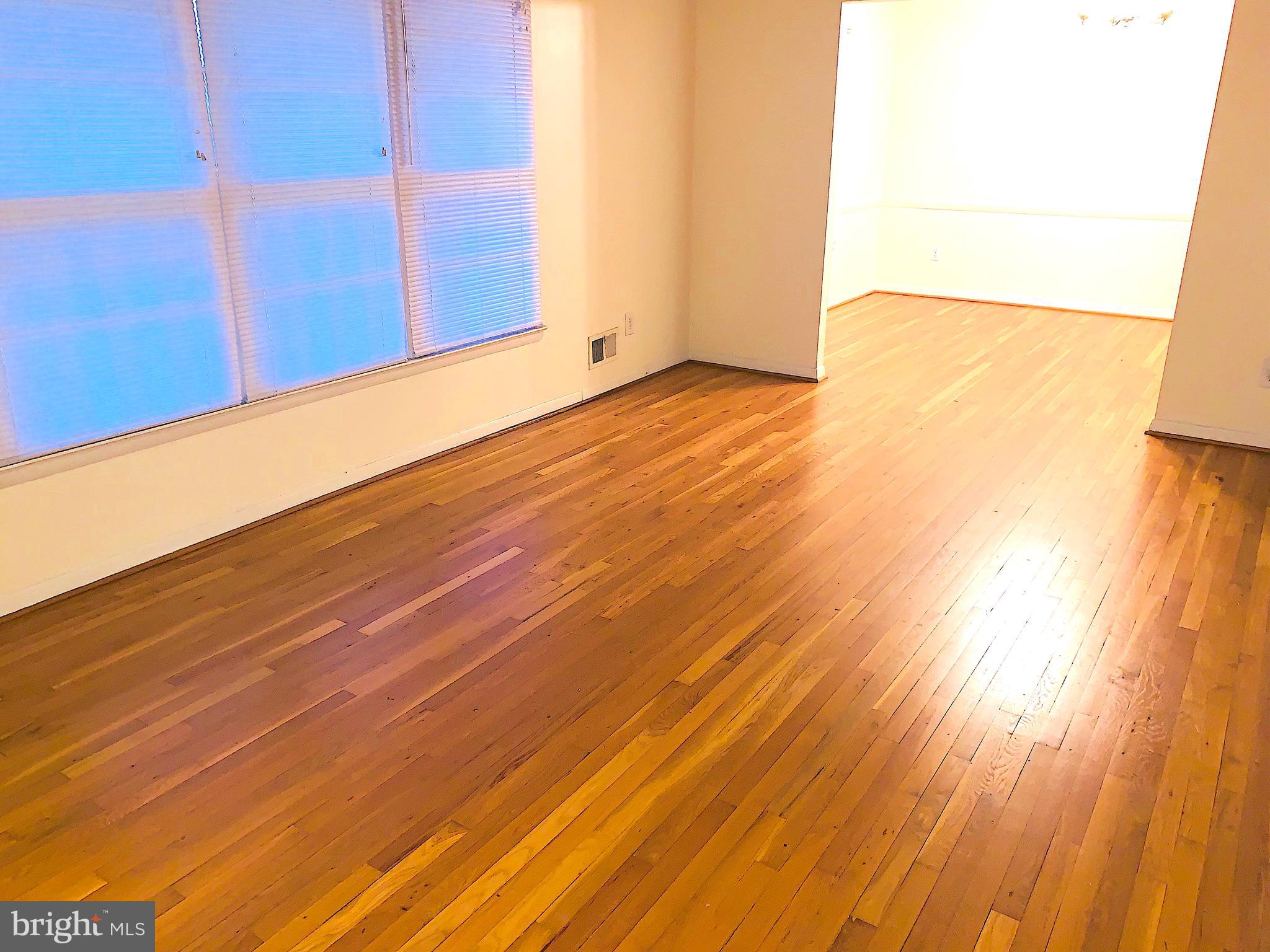 6111 Summerhill Road Temple Hills, MD 20748 - Photo 5 of 26 Living room