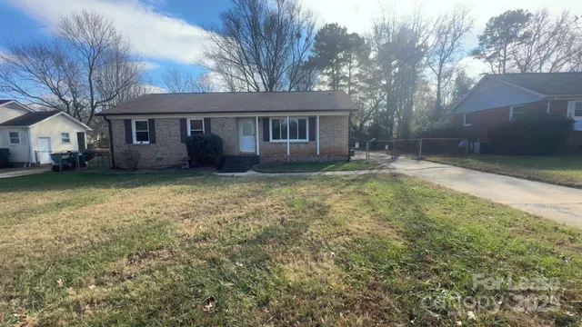 $1,900 | 715 Tom Hunter Road, Charlotte, NC 28213