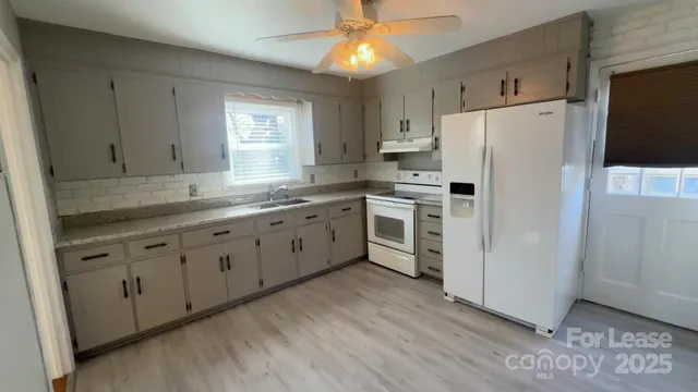 $1,900 | 715 Tom Hunter Road, Charlotte, NC 28213