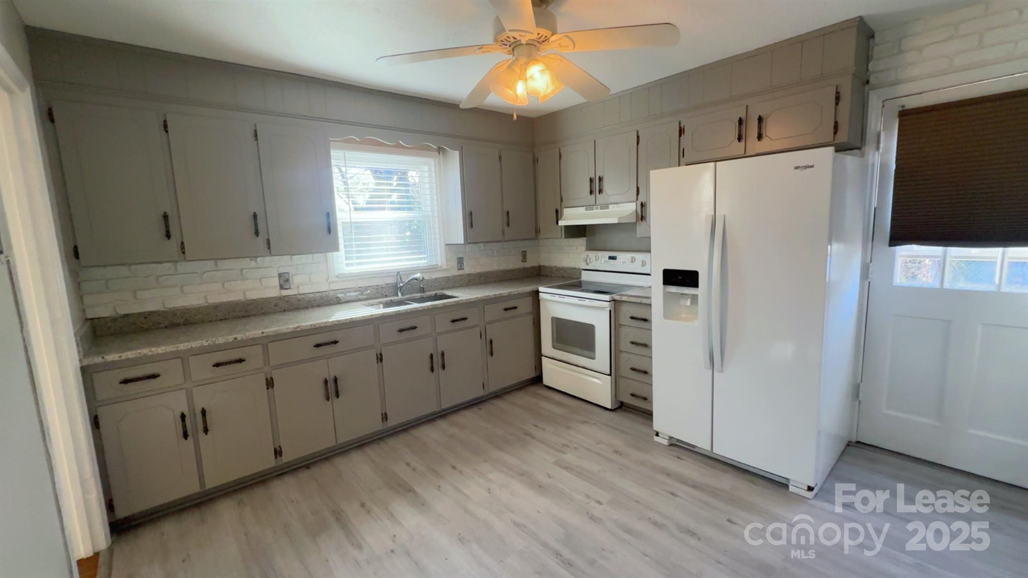 715 Tom Hunter Road Charlotte, NC 28213 - Photo 3 of 9