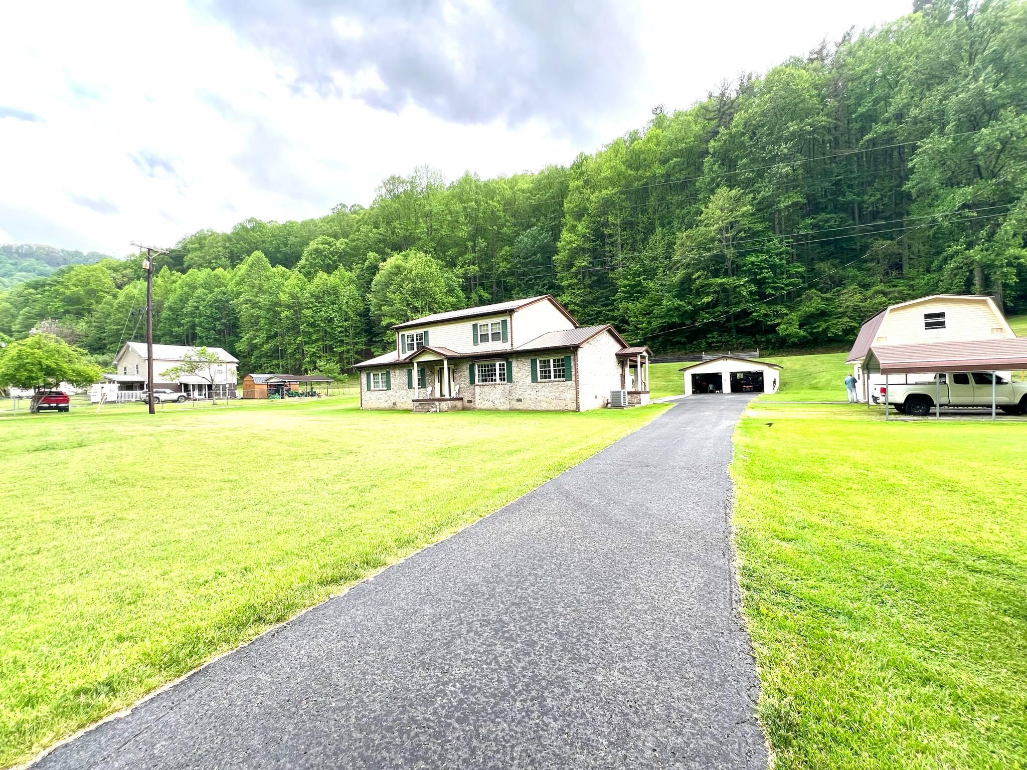 4758 Cloverlick Road Cumberland, KY 40823 - Photo 4 of 50 ade641c3-fe08-4fd1-919a-844c6f2d436c