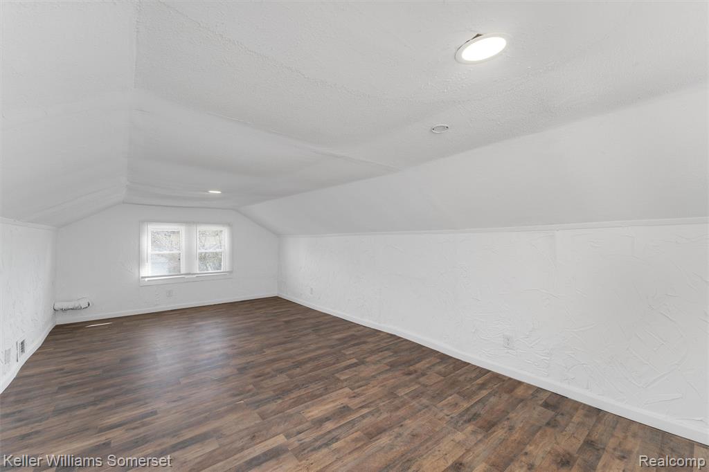 22065 Linwood Eastpointe, MI 48021 - Photo 17 of 27